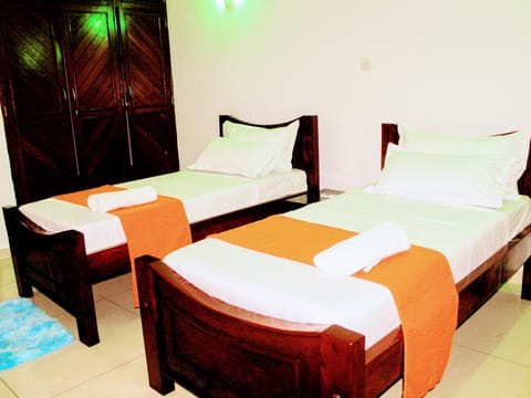 Lux Suites Marrakech Apartments Condominio in Mombasa