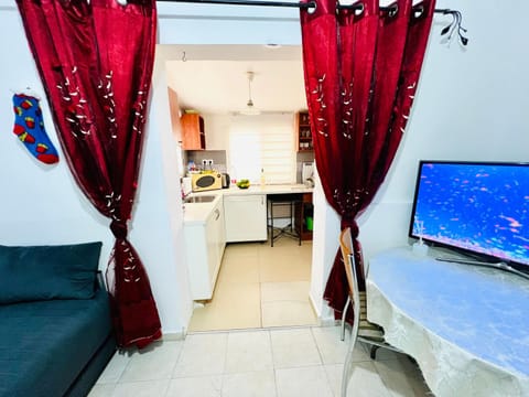 TV and multimedia, Kitchen or kitchenette, minibar, stove