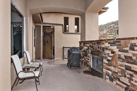 Coral Vista Suite Resort Pools BBQ Fireplace Jacuzzi Tub A9 House in Washington