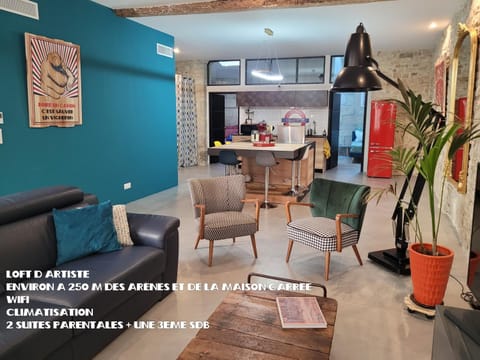 Living room, Text overlay