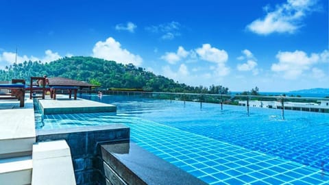 Nearby landmark, Day, Mountain view, Sea view, Swimming pool, sunbed