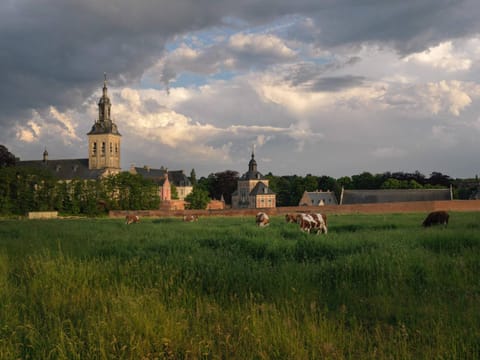 Nearby landmark, Natural landscape, Landmark view