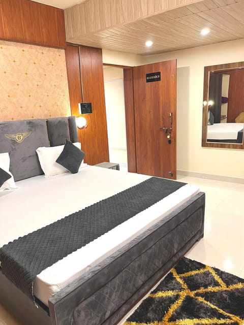 Golden Lotus Varanasi Hotel in Varanasi