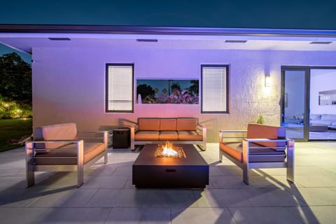Luxury Villa Amara w/Heated Pool/Sauna/Gym/BBQ Villa in Golden Glades
