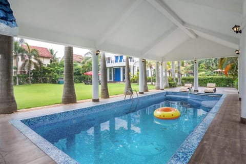 Timeless Elegance by StayVista - Poolside Villa with Lawn & Terrace Villa in Kolkata