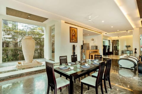 Timeless Elegance by StayVista - Poolside Villa with Lawn & Terrace Chalet in Kolkata