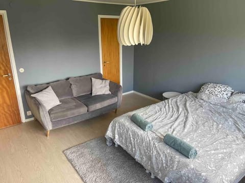 Spacious 4 bedroom with garden - Central location Casa in Gothenburg