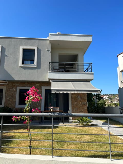 Property building, Balcony/Terrace