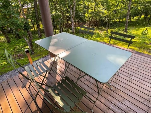 Patio, Spring, Day, Garden, Dining area, Garden view