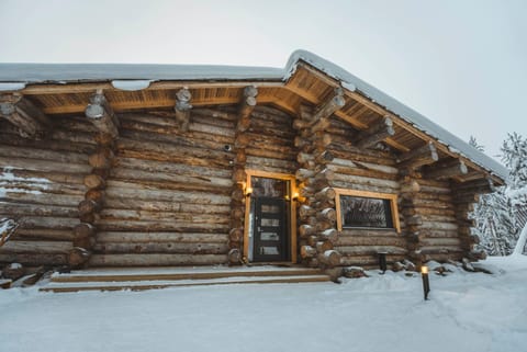 Luxury Log Villa by Invisible Forest Lodge Villa in Rovaniemi