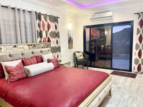 After 5 Apartment 3 2 spacious en-suite bedrooms Condo in Freetown
