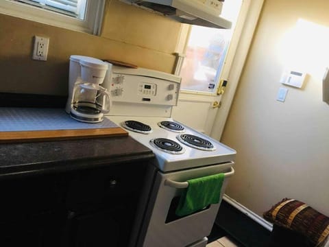 Comfy Cozy Hide Out Apartamento in Welland
