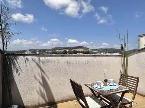 Balcony/Terrace, Mountain view