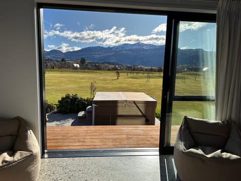 Guest House with a Stunning View Bed and Breakfast in Queenstown