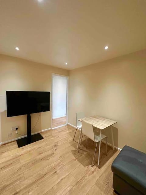 2BR Flat near Central Southall Copropriété in Southall