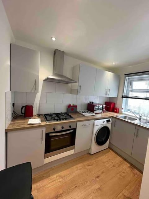 2BR Flat near Central Southall Copropriété in Southall