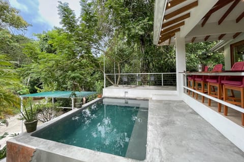 Tropical villa with private pool in Manuel Antonio Chalet in Quepos