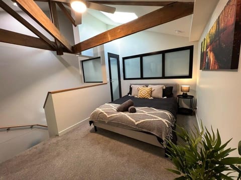 Bed, Bedroom, fireplace