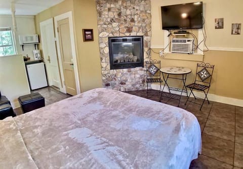 Tuscany Dream Rock Cottage/#8 Condo in Eureka Springs
