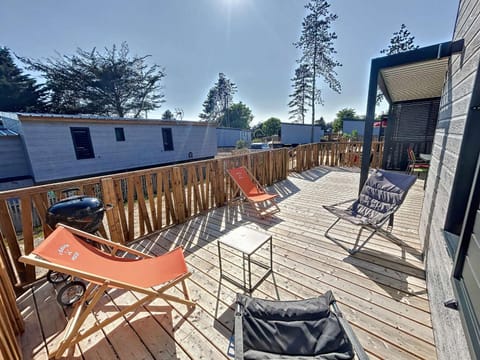 Chalet Standing 4 Pers. avec Piscine Chauffée, Proche Plage, Wifi Inclus - FR-1-361-514 Chalet in Saint-Pair-sur-Mer