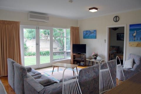 Comfortable Unit Close to the Beach House in Victor Harbor