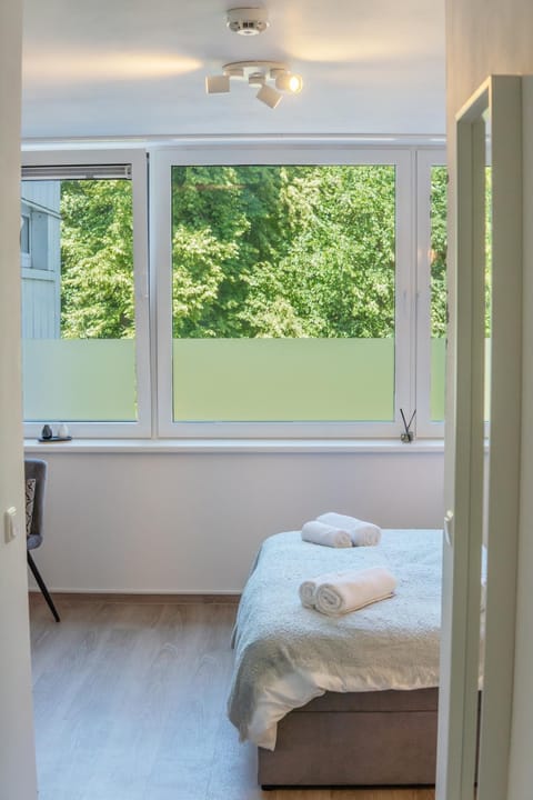 Bed, View (from property/room), Photo of the whole room, Bedroom, towels