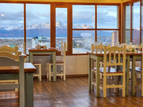 Living room, Dining area, Mountain view, Breakfast