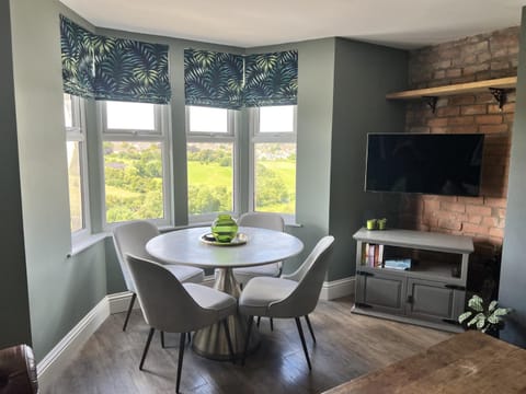 TV and multimedia, Dining area