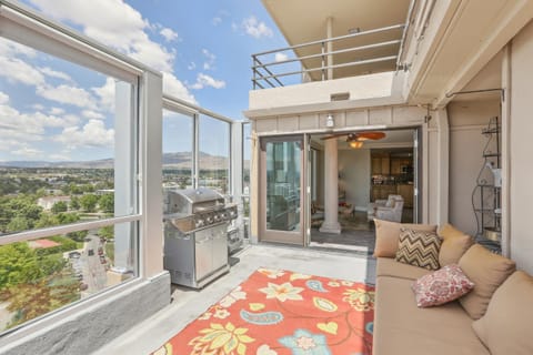 Downtown Reno Penthouse with Panoramic Views Apartment in Reno