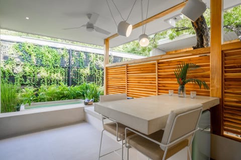 Patio, Dining area