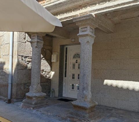 Property building, Facade/entrance, Landmark view