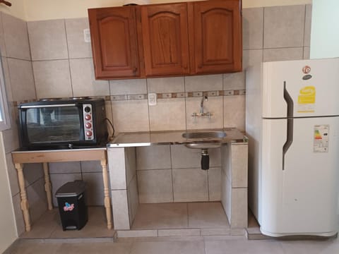 Kitchen or kitchenette, oven, pet friendly, stove