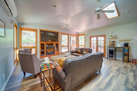 Pine Vacation Rental Near Hiking Group Getaway! Maison in Strawberry