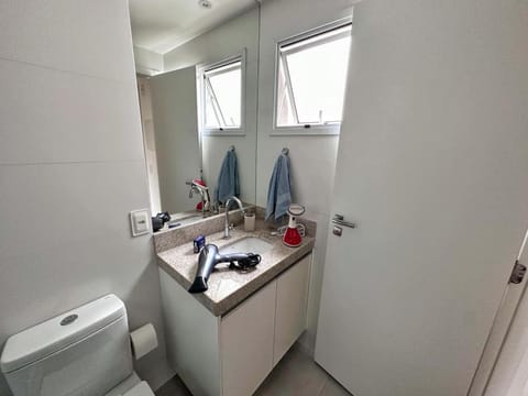 STUDIO COMPLETO - CENTRO - Com GARAGEM Condo in Juiz de Fora