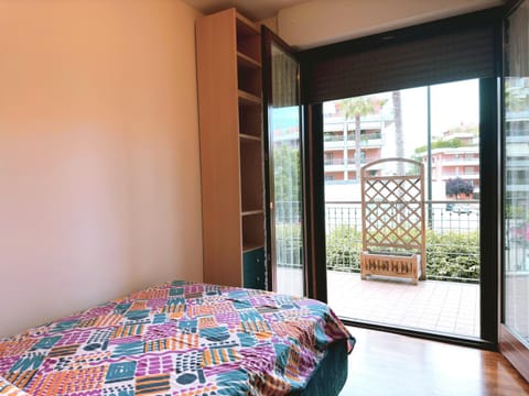 Bed, Balcony/Terrace, Photo of the whole room, Bedroom