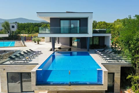 VILLA AQUALANDIA for 20 people Villa in Split-Dalmatia County