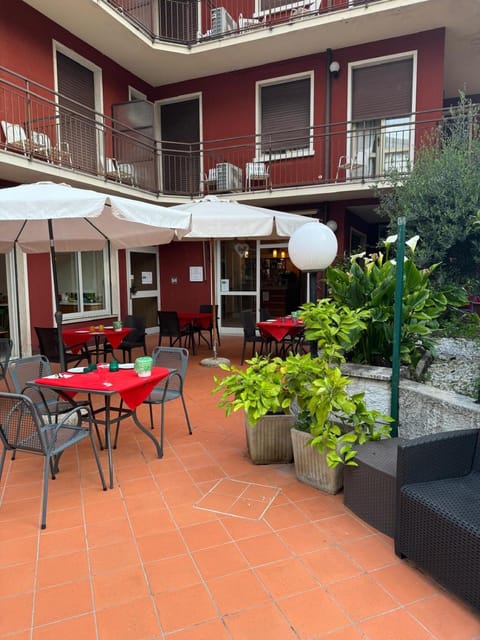 Property building, Breakfast