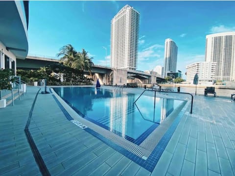 Property building, Day, City view, Pool view, Swimming pool, Swimming pool, sunbed