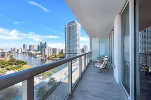 Property building, Patio, Day, View (from property/room), Balcony/Terrace, City view