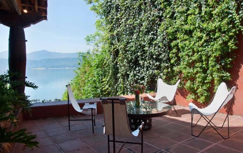 Patio, Natural landscape, View (from property/room), Balcony/Terrace, Seating area, Lake view