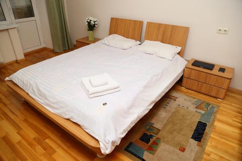 Be My Guest - Apartments for trips Condo in Kiev City - Kyiv