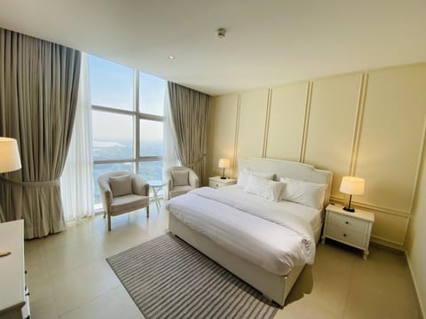 Bed, Natural landscape, Photo of the whole room, Bedroom, Lake view, Sea view