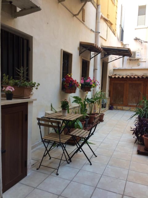 Sylvia Home Apt and Rooms with kitchenette Eigentumswohnung in Trapani
