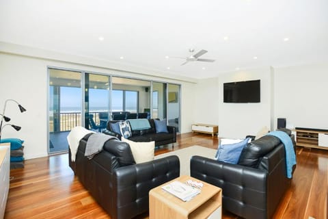 Executive Accommodation Absolute Beach Front House in Middleton