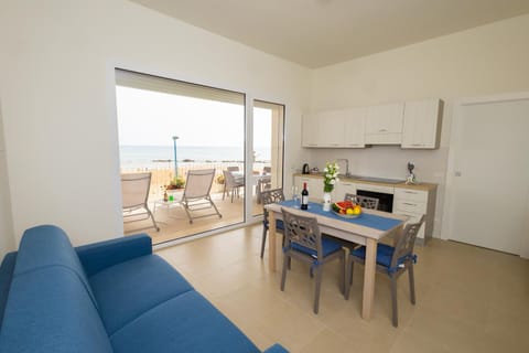 Nearby landmark, Spring, Balcony/Terrace, Balcony/Terrace, Kitchen or kitchenette, Living room, Photo of the whole room, Seating area, Dining area, Landmark view, Sea view, Sea view, Breakfast, internet