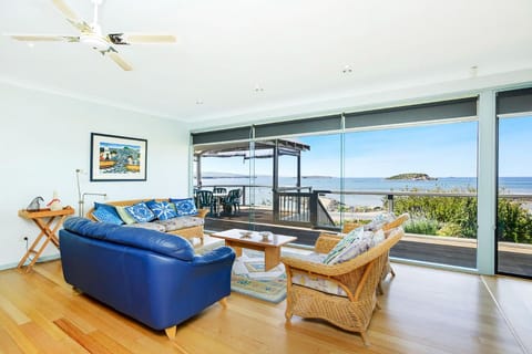 Magnificent Views Over the Bay Casa in Encounter Bay