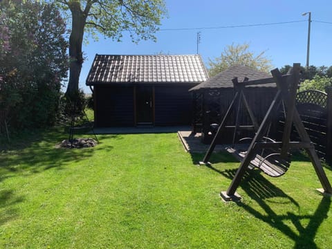 Property building, Spring, Day, Garden, Garden view