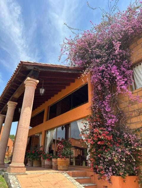 Casa La Loma House in Hidalgo, Mexico