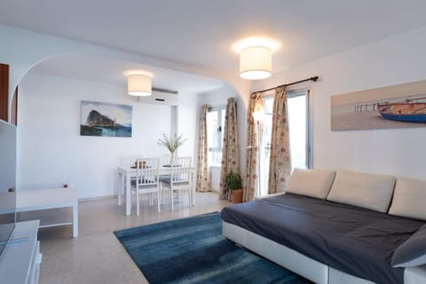 MARINA Suite-Hosted by Sweetstay Condo in Gibraltar