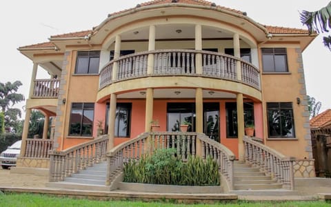 Da Rose Guest House and SPA Bed and Breakfast in Kampala